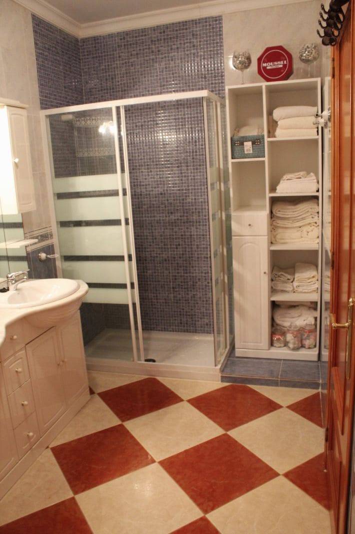 4 bedroom Terraced Villa for sale in Cuevas Bajas - € 123,000 (Ref: 9659624)