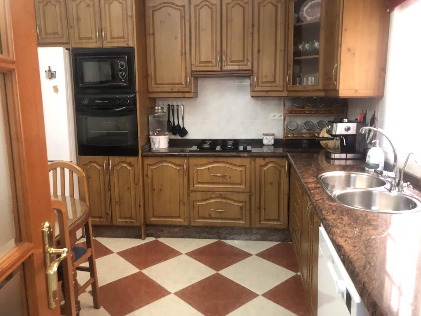 Adosado de 4 habitaciones en Cuevas Bajas en venta - 123.000 € (Ref: 9659624)