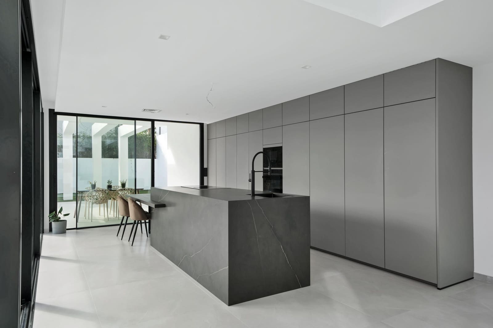 4 Zimmer Villa zu verkaufen in La Quinta mit Pool - 3.500.000 € (Ref: 9686773)