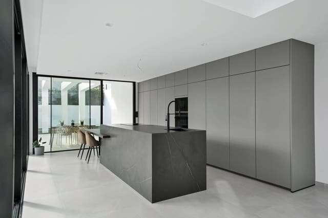 4 sypialnia Willa na sprzedaż w La Quinta, Benahavís z basenem - 3 500 000 € (Ref: 9686773)