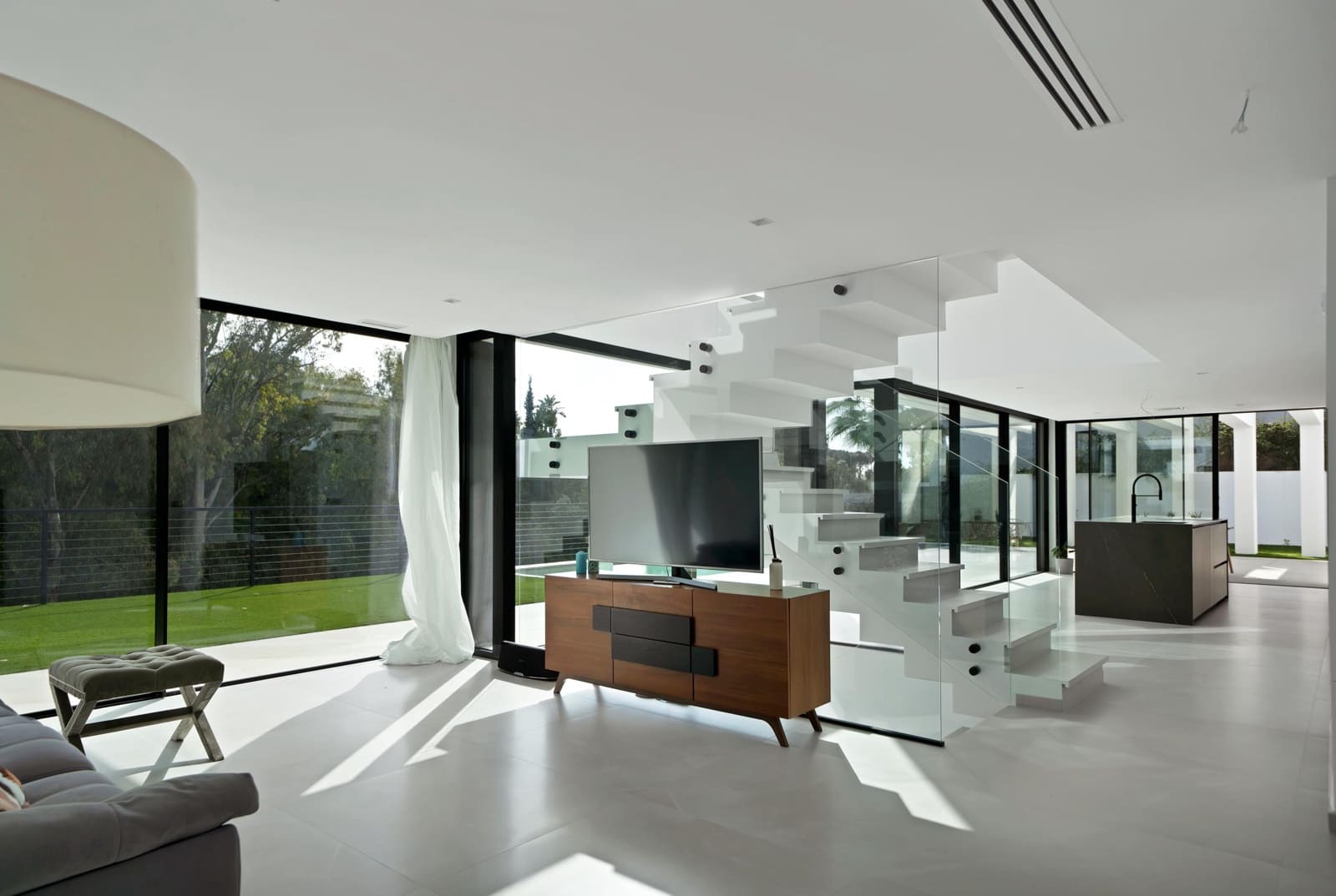 4 bedroom Villa for sale in La Quinta with pool - € 3,500,000 (Ref: 9686773)