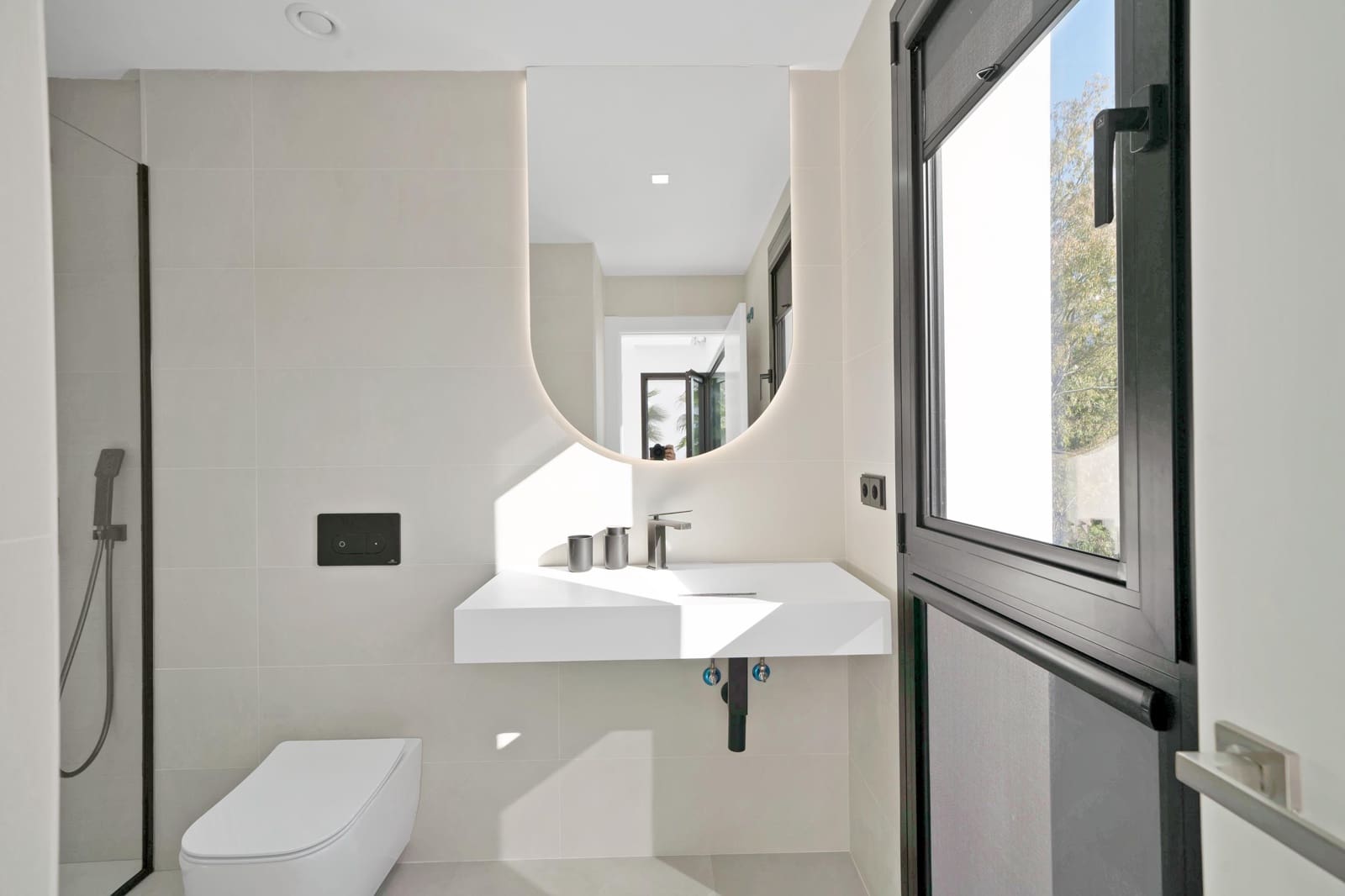 4 bedroom Villa for sale in La Quinta with pool - € 3,500,000 (Ref: 9686773)