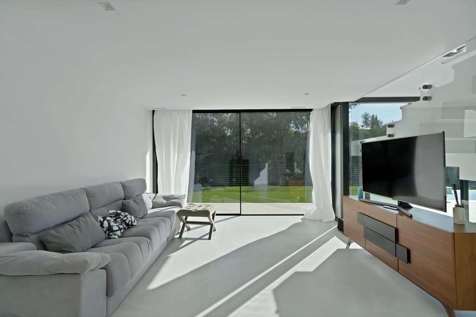 4 bedroom Villa for sale in La Quinta with pool - € 3,500,000 (Ref: 9686773)