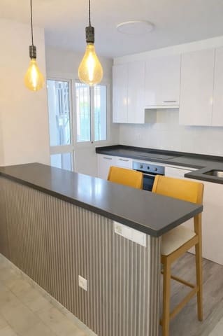 3 quarto Apartamento para arrendar em Marbella com piscina garagem - 2 400 € (Ref: 9691142)