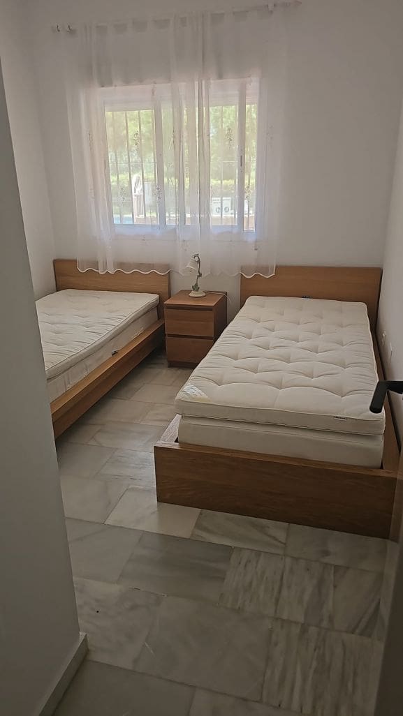 3 sypialnia Apartament do wynajęcia w Marbella z basenem garażem - 2 400 € (Ref: 9691142)