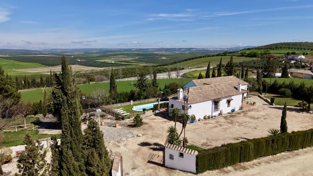 3 slaapkamer Finca/Landhuis te koop in Santaella met zwembad - € 480.000 (Ref: 9691143)