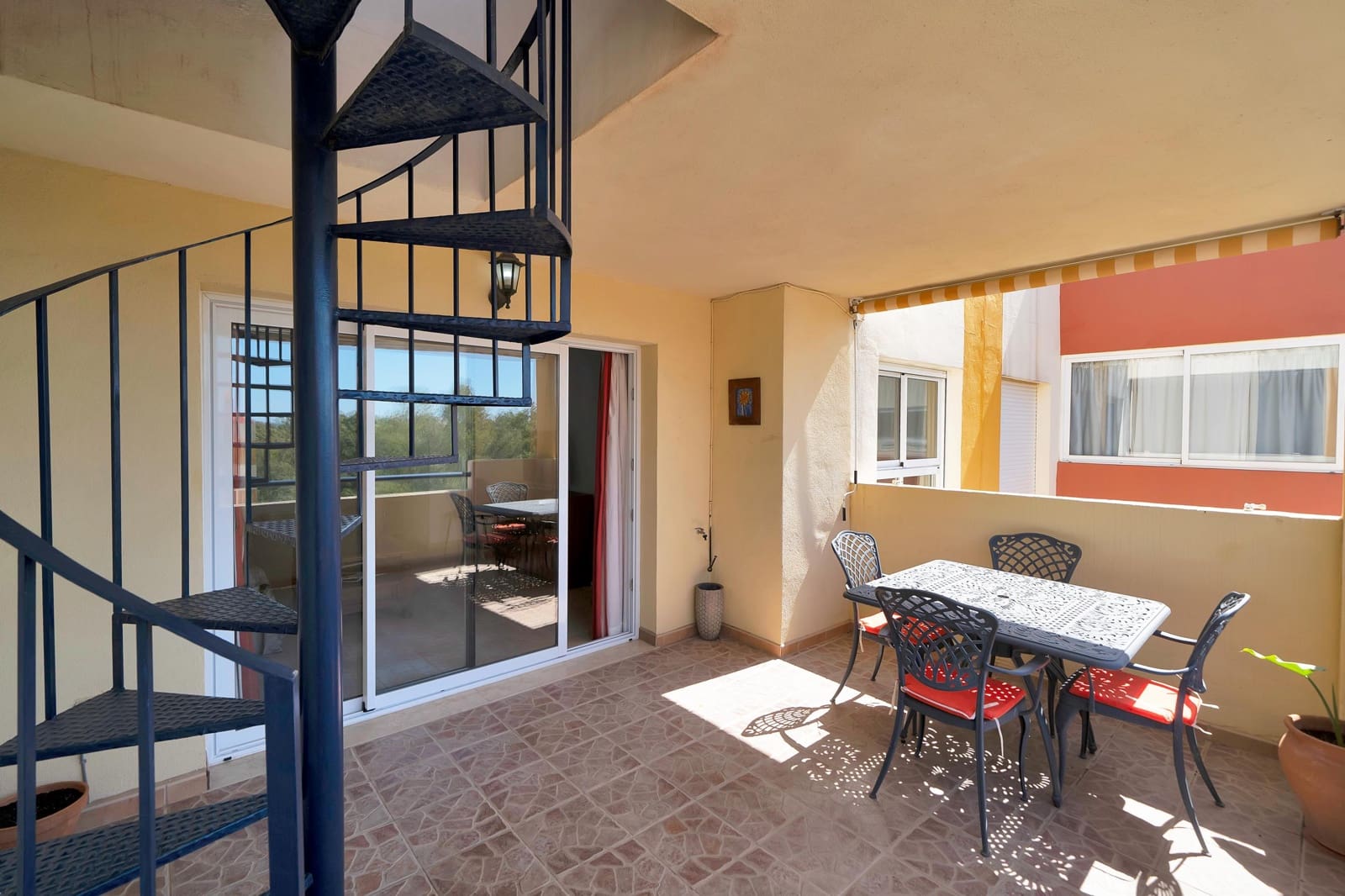 2 chambre Penthouse à vendre à New Golden Mile avec piscine - 385 000 € (Ref: 9696314)