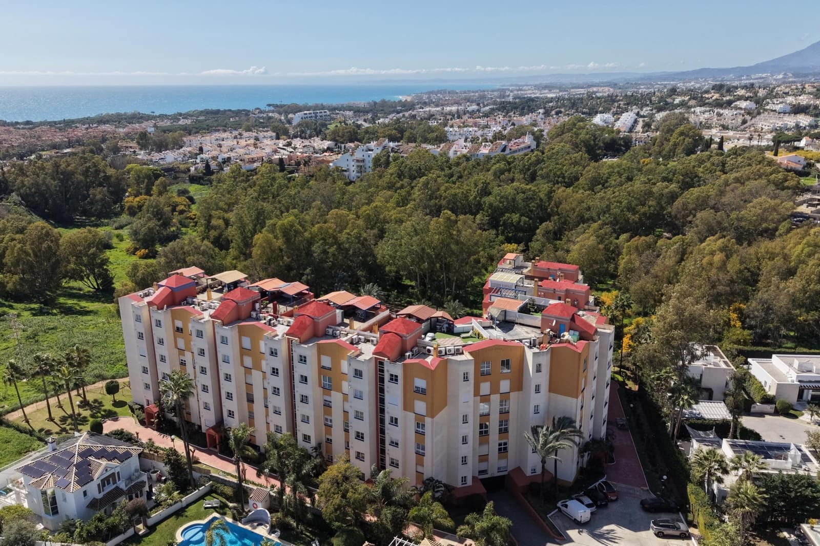 2 chambre Penthouse à vendre à New Golden Mile avec piscine - 385 000 € (Ref: 9696314)