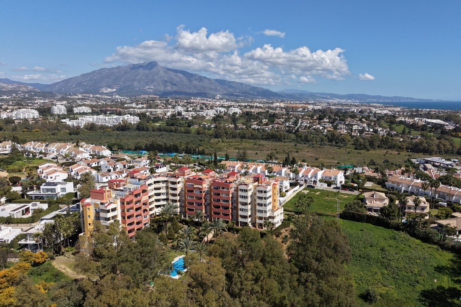 2 chambre Penthouse à vendre à New Golden Mile avec piscine - 385 000 € (Ref: 9696314)