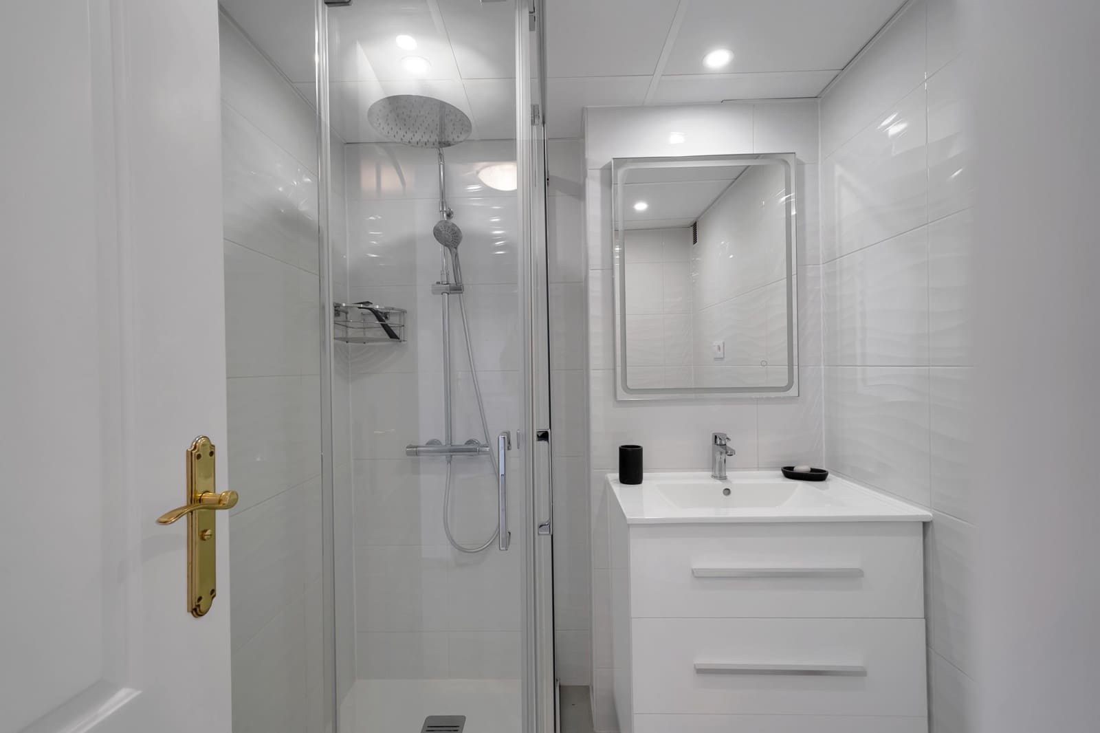 2 bedroom Penthouse for sale in New Golden Mile with pool - € 385,000 (Ref: 9696314)