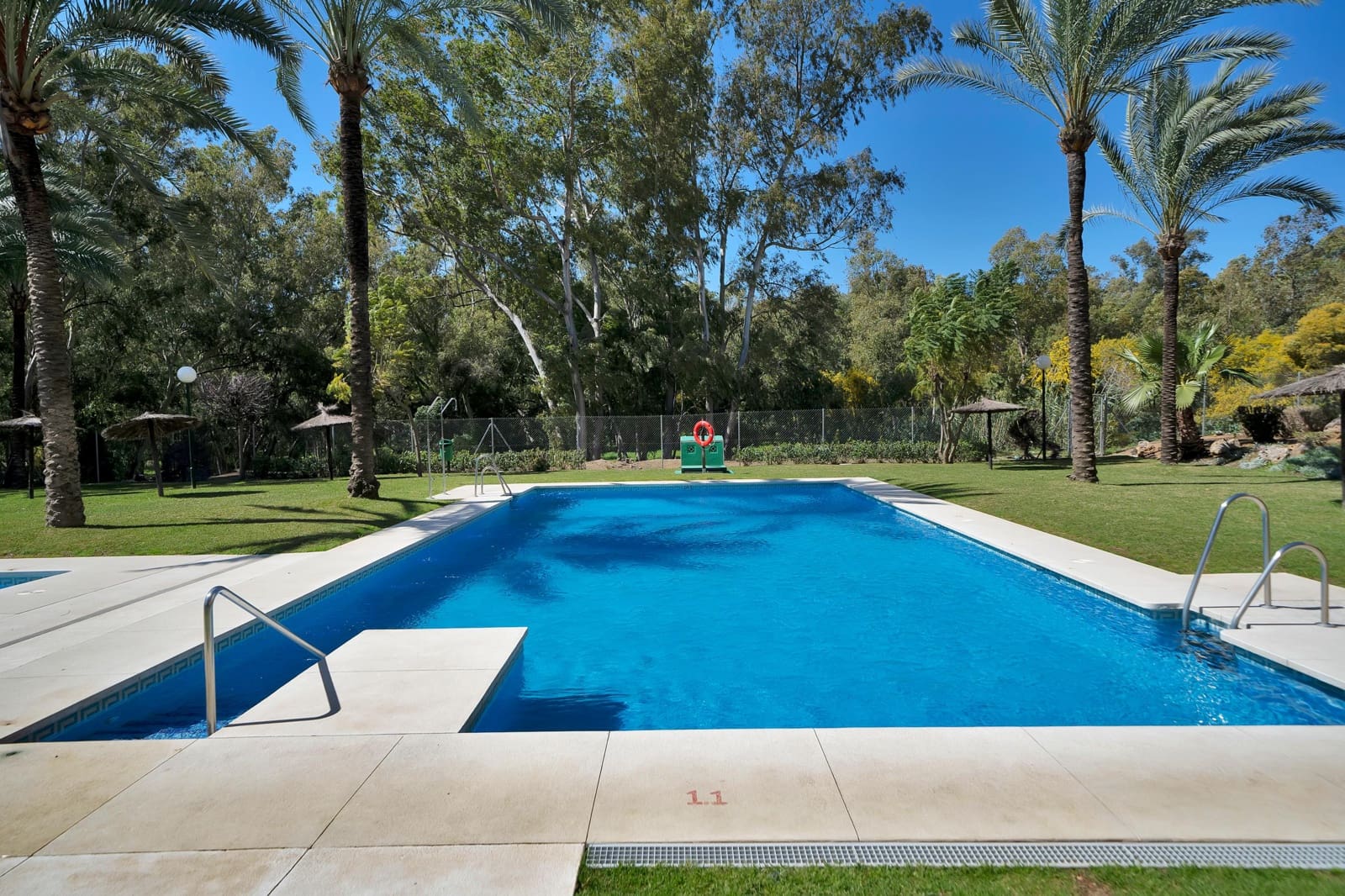 2 bedroom Penthouse for sale in New Golden Mile with pool - € 385,000 (Ref: 9696314)