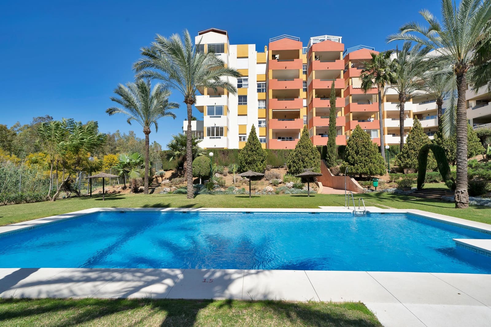 2 bedroom Penthouse for sale in New Golden Mile with pool - € 385,000 (Ref: 9696314)