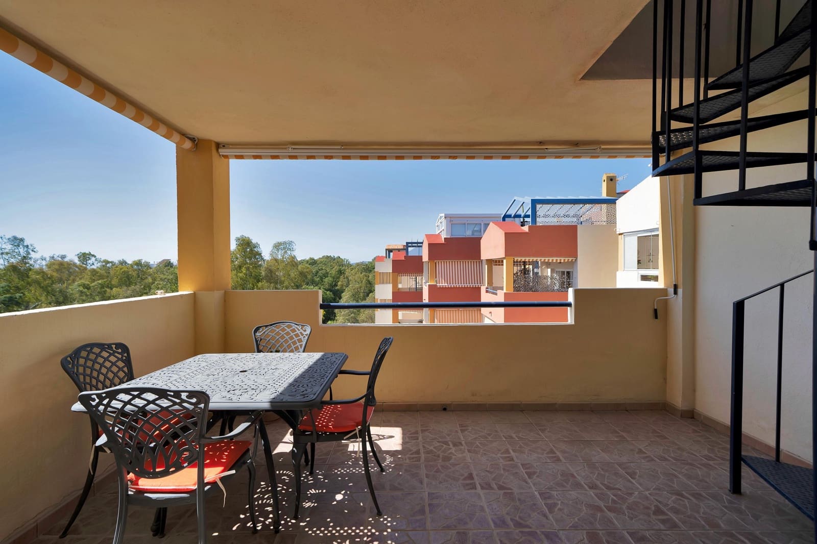 2 bedroom Penthouse for sale in New Golden Mile with pool - € 365,000 (Ref: 9696314)