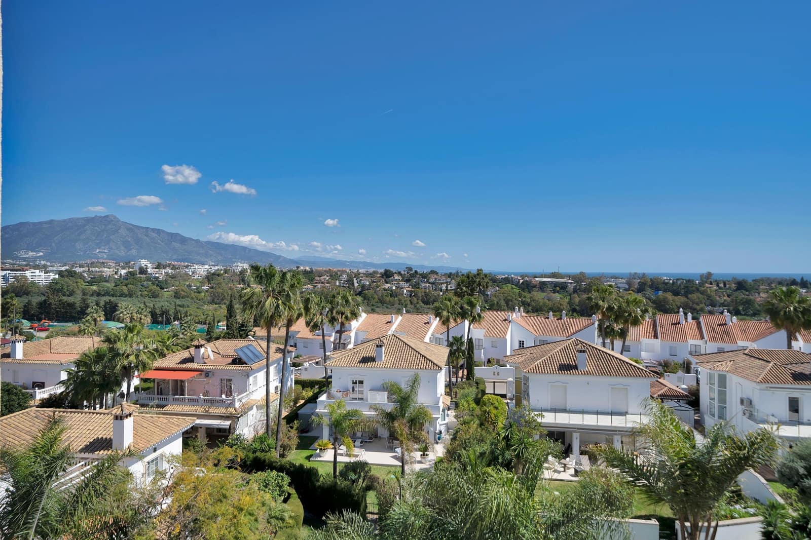 2 bedroom Penthouse for sale in New Golden Mile with pool - € 365,000 (Ref: 9696314)