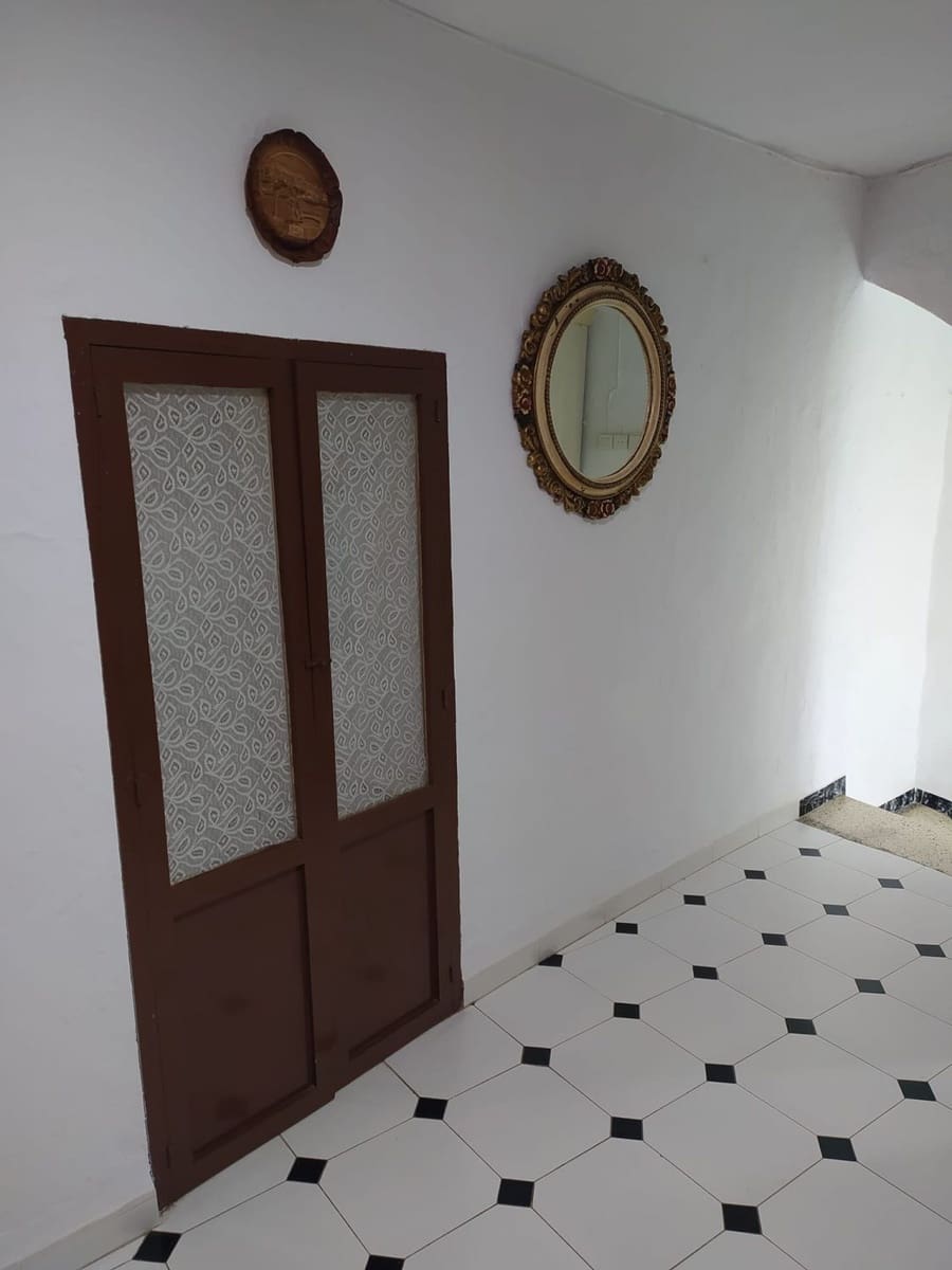 5 bedroom Villa for sale in Casarabonela - € 210,000 (Ref: 9702125)