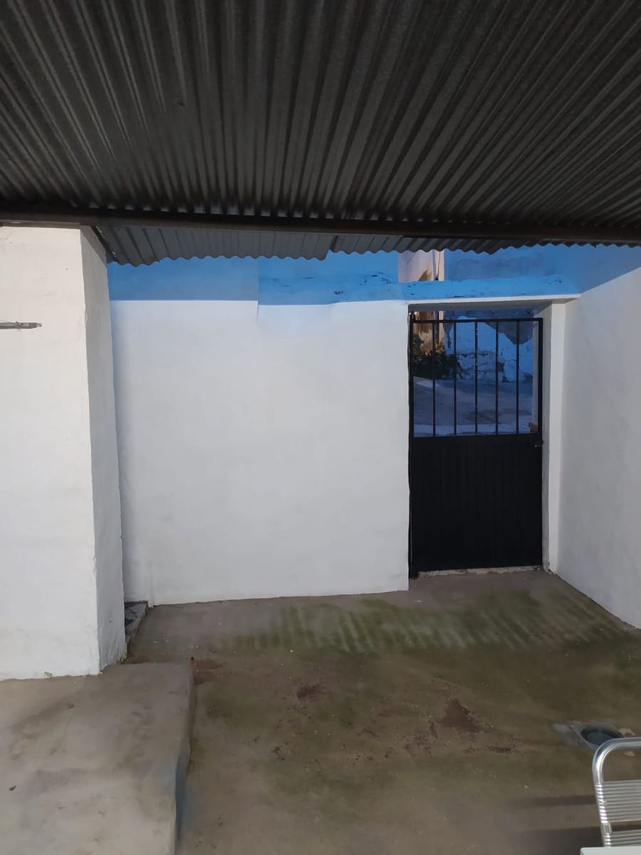 5 bedroom Villa for sale in Casarabonela - € 210,000 (Ref: 9702125)