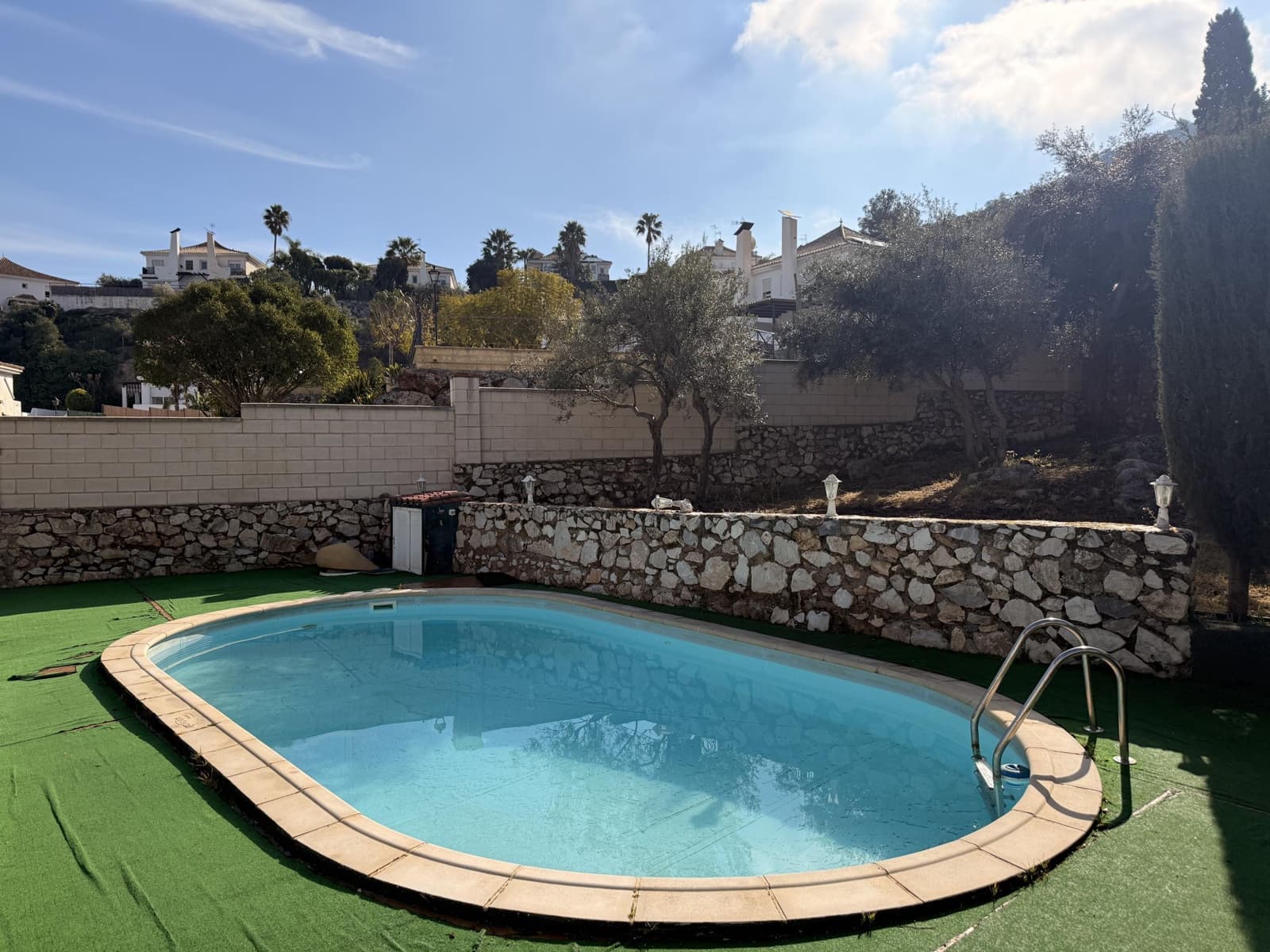 4 bedroom Villa for sale in Alhaurin de la Torre with pool garage - € 670,000 (Ref: 9720212)