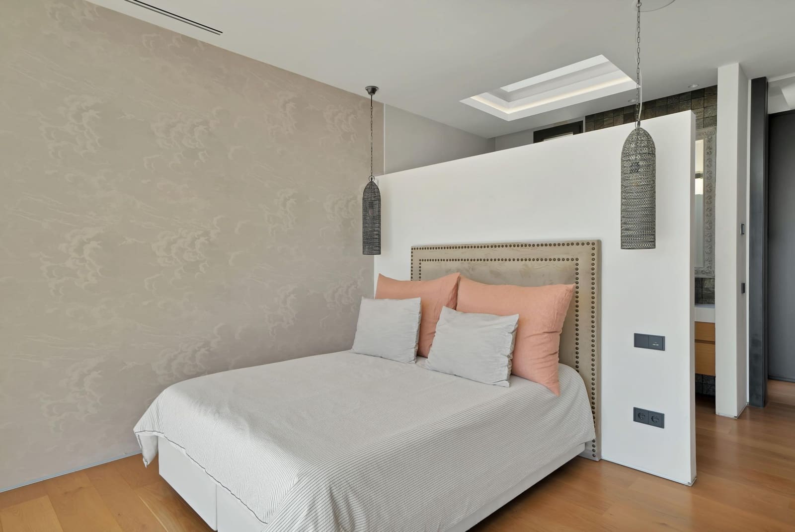 6 bedroom Villa for rent in Marbella with pool - € 35,000 (Ref: 9720213)