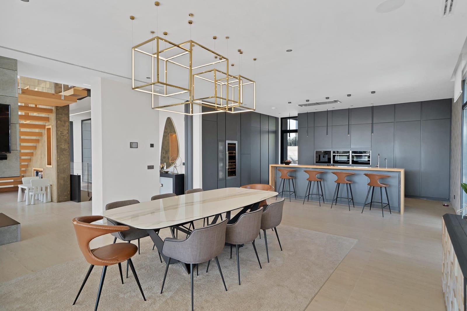 6 bedroom Villa for rent in Marbella with pool - € 35,000 (Ref: 9720213)