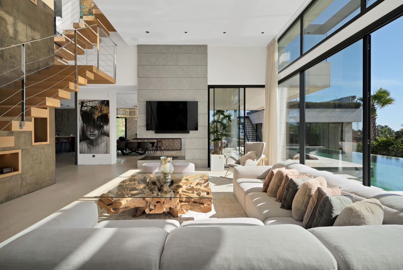 6 bedroom Villa for rent in Marbella with pool - € 35,000 (Ref: 9720213)