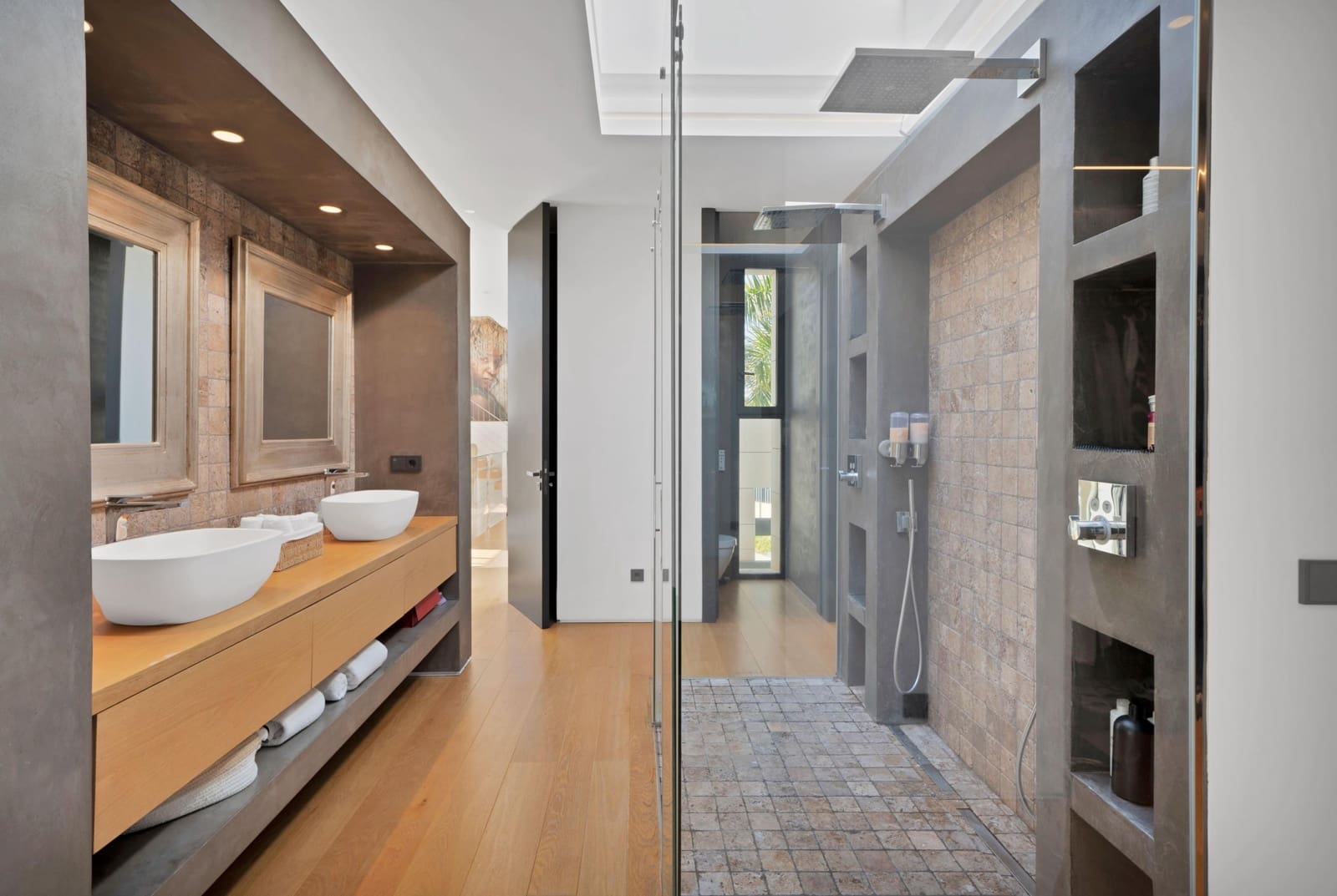 6 bedroom Villa for rent in Marbella with pool - € 35,000 (Ref: 9720213)