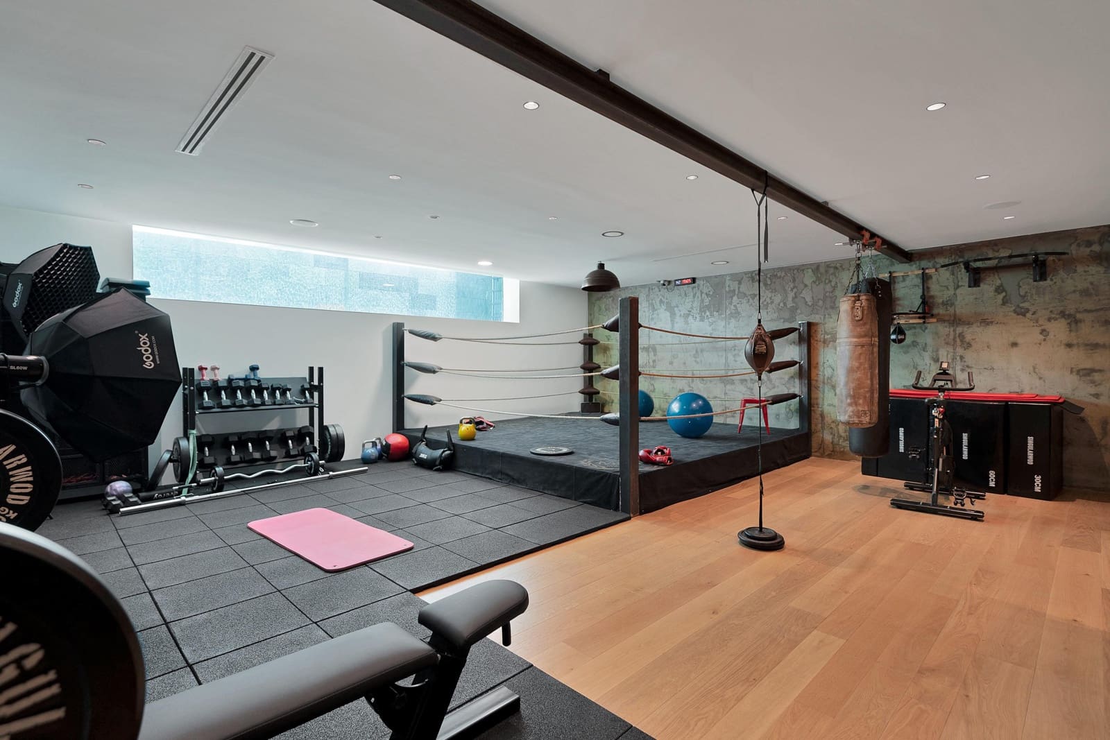 6 bedroom Villa for rent in Marbella with pool - € 35,000 (Ref: 9720213)