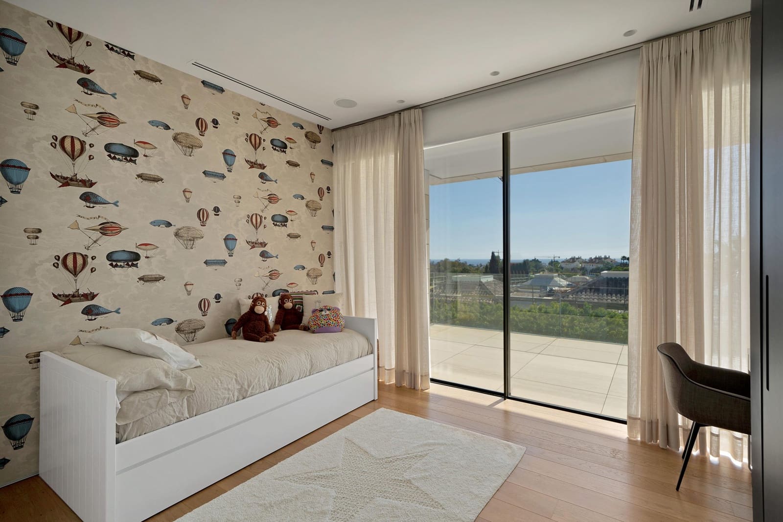 6 bedroom Villa for rent in Marbella with pool - € 35,000 (Ref: 9720213)