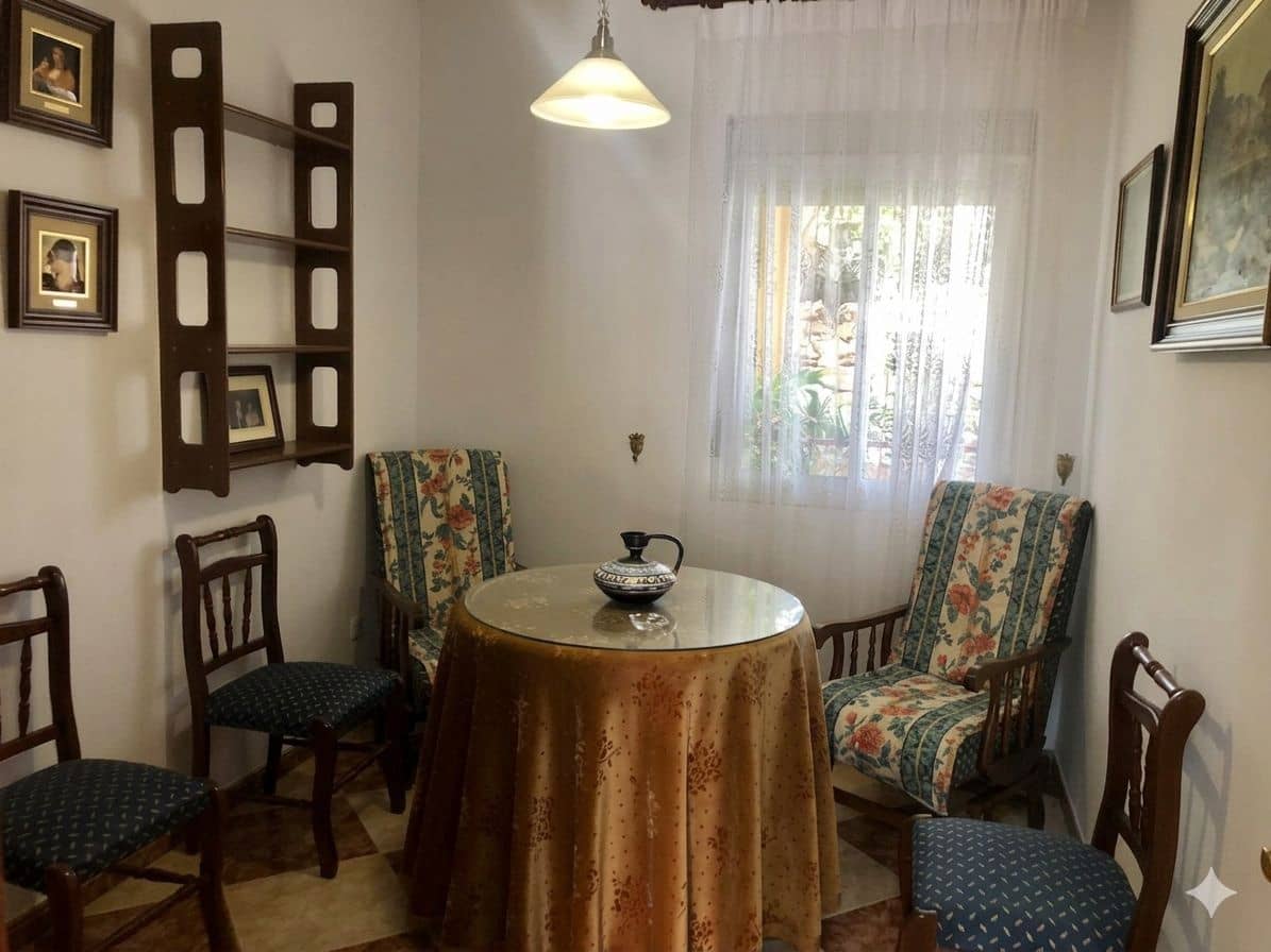 4 bedroom Terraced Villa for sale in Cuevas de San Marcos - € 145,000 (Ref: 9721904)