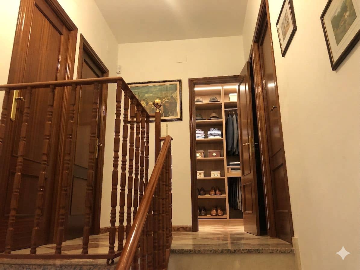 4 bedroom Terraced Villa for sale in Cuevas de San Marcos - € 145,000 (Ref: 9721904)