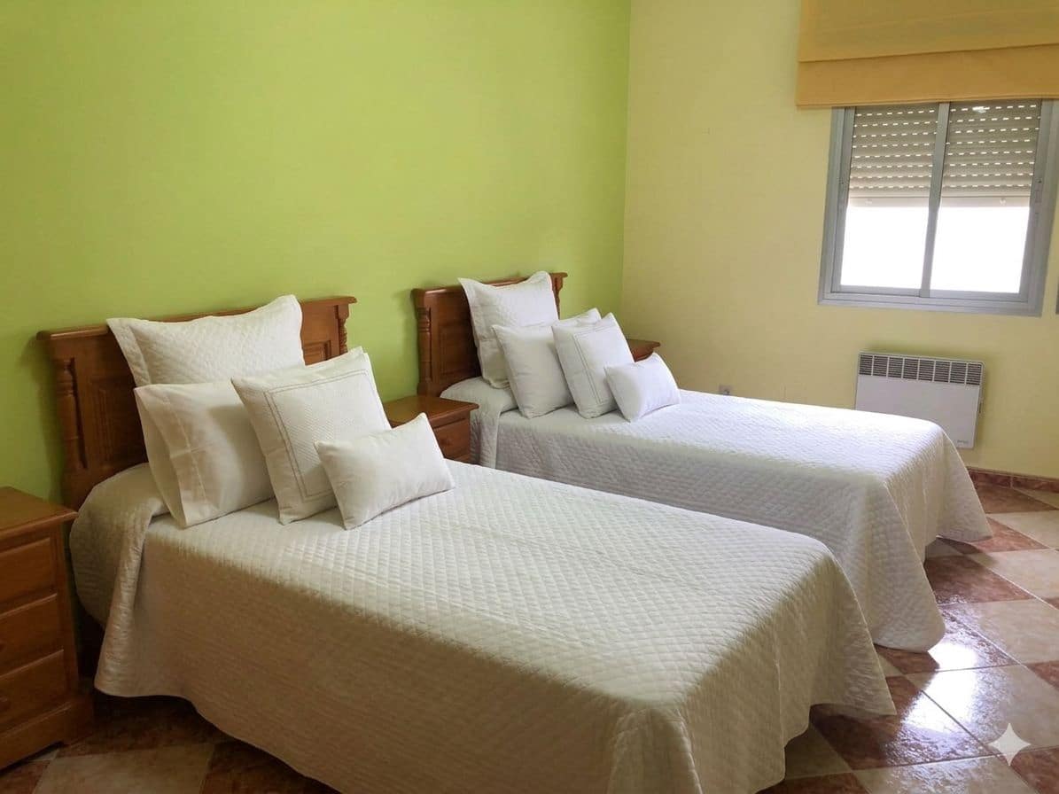 4 bedroom Terraced Villa for sale in Cuevas de San Marcos - € 145,000 (Ref: 9721904)