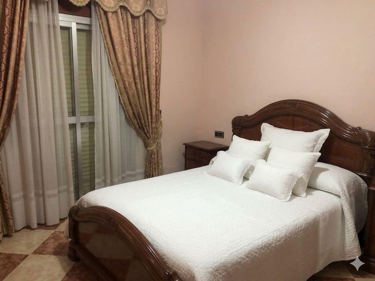 4 bedroom Terraced Villa for sale in Cuevas de San Marcos - € 145,000 (Ref: 9721904)
