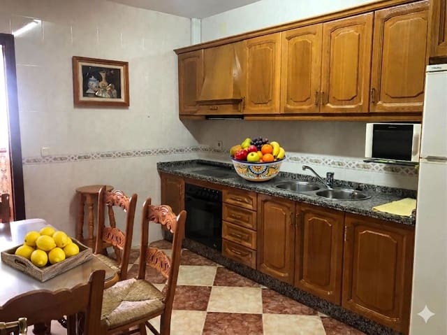 4 makuuhuone Rivitalo myytävänä paikassa Cuevas de San Marcos - 129 000 € (Ref: 9721904)