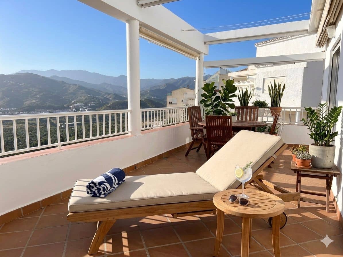 2 bedroom Apartment for sale in Almunecar - € 260,000 (Ref: 9721905)
