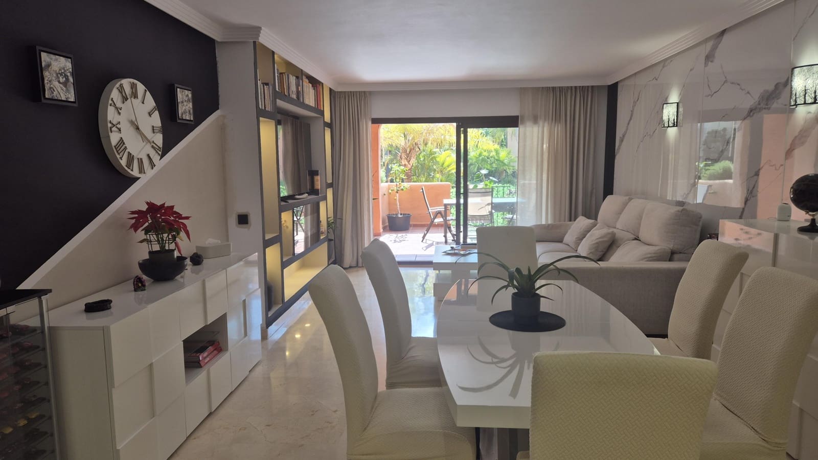 Apartamento de 2 habitaciones en Los Flamingos en venta con piscina garaje - 449.000 € (Ref: 9721906)