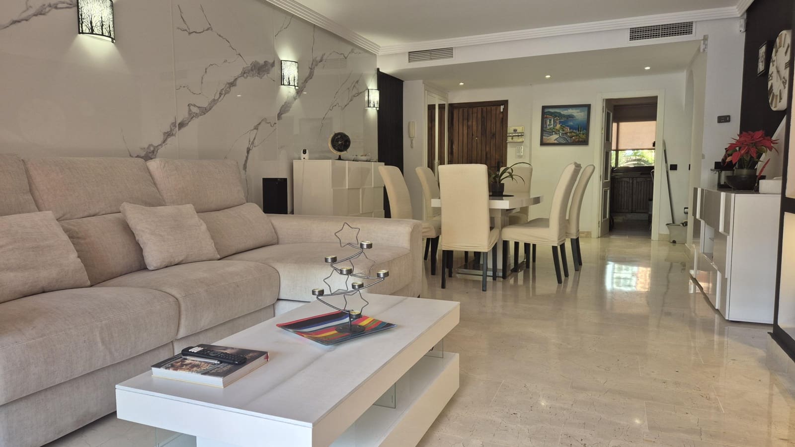 Apartamento de 2 habitaciones en Los Flamingos en venta con piscina garaje - 449.000 € (Ref: 9721906)
