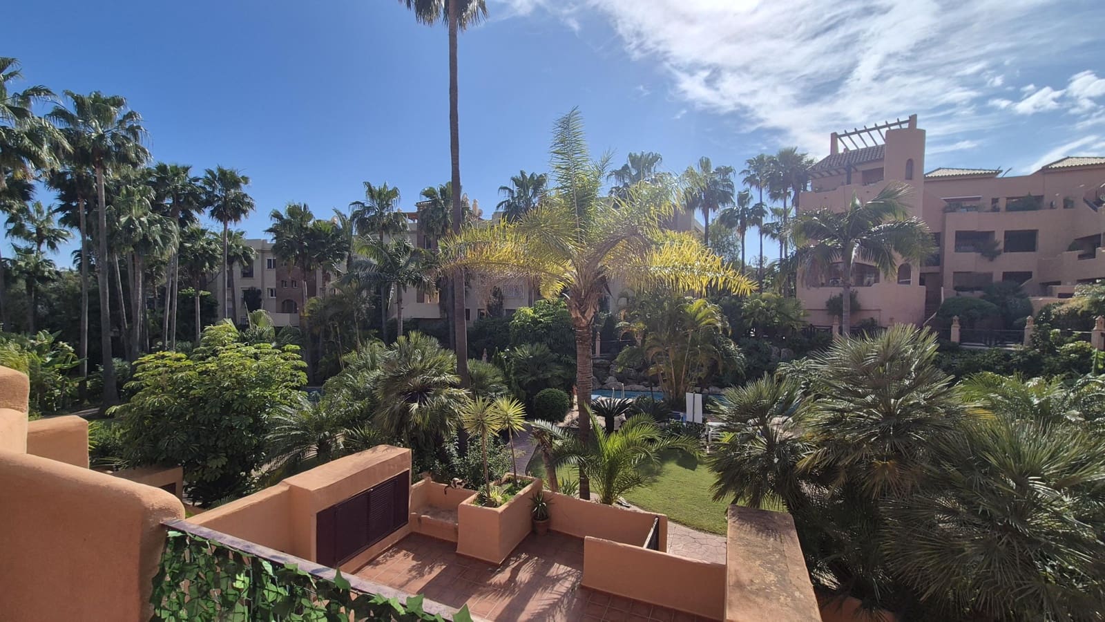 Apartamento de 2 habitaciones en Los Flamingos en venta con piscina garaje - 449.000 € (Ref: 9721906)