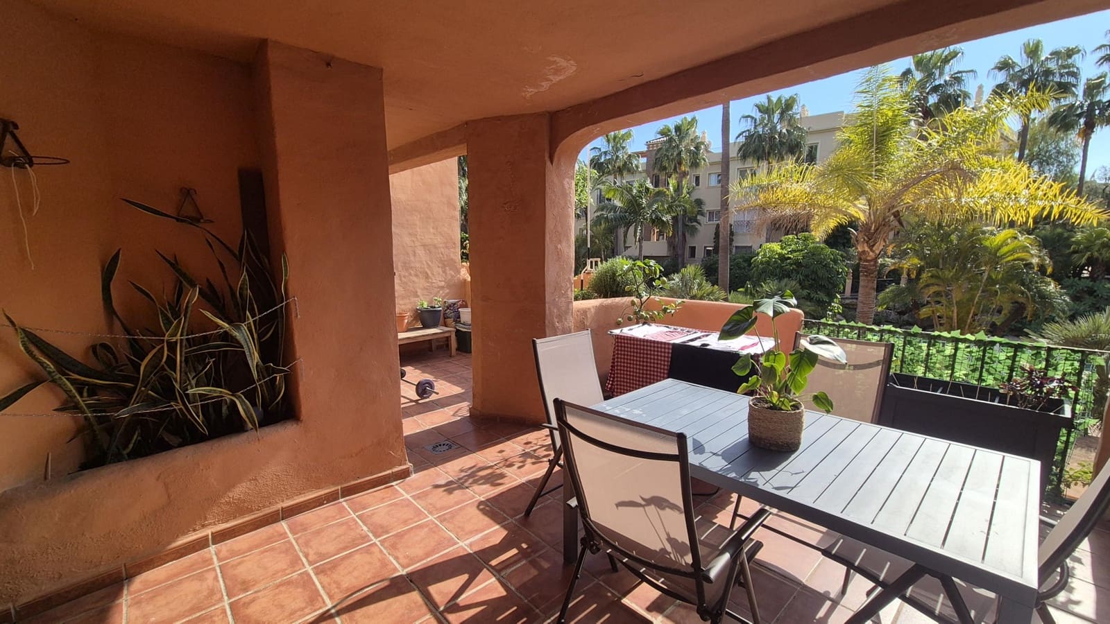 Apartamento de 2 habitaciones en Los Flamingos en venta con piscina garaje - 449.000 € (Ref: 9721906)
