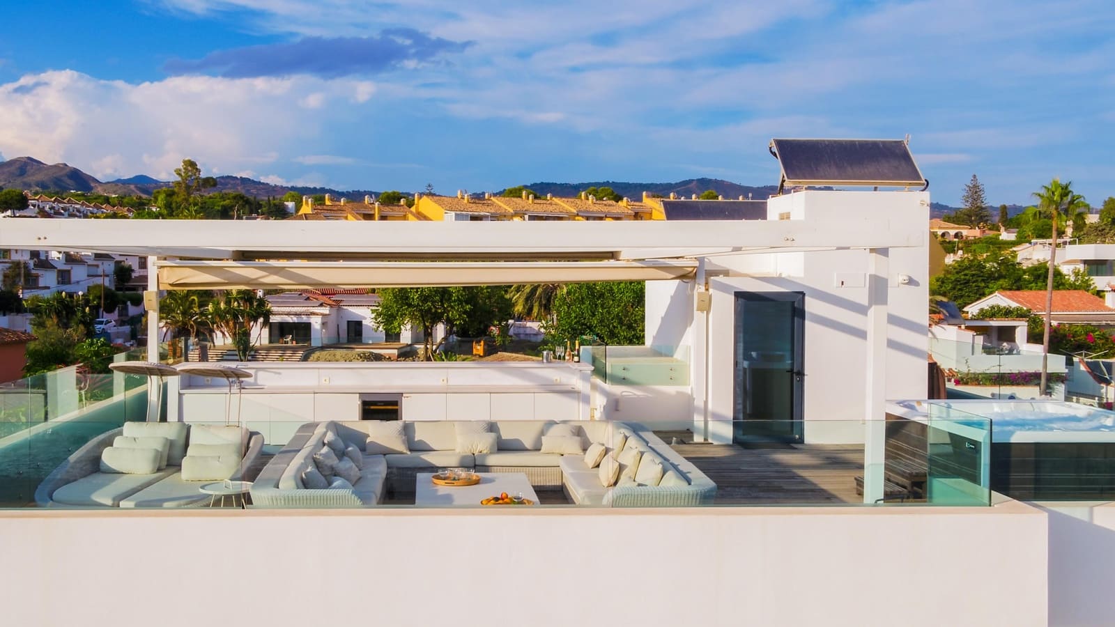 6 slaapkamer Villa te koop in Marbella met zwembad garage - € 6.500.000 (Ref: 9739030)