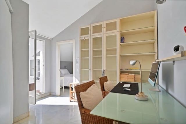 3 Zimmer Penthouse zu verkaufen in Marbella mit Pool Garage - 530.000 € (Ref: 9748186)