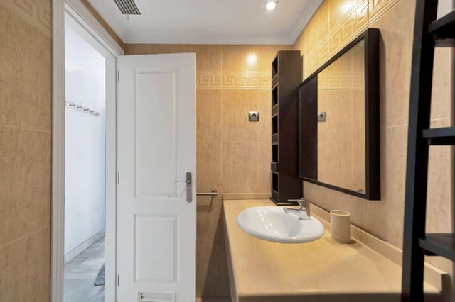 3 Zimmer Penthouse zu verkaufen in Marbella mit Pool Garage - 530.000 € (Ref: 9748186)