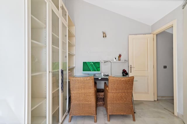 3 Zimmer Penthouse zu verkaufen in Marbella mit Pool Garage - 530.000 € (Ref: 9748186)