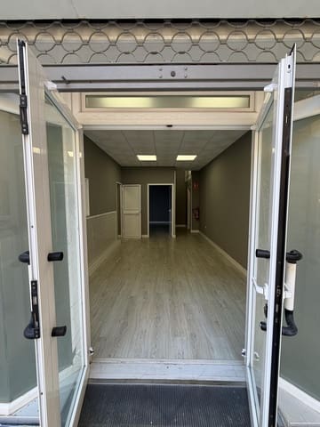 2 slaapkamer Commercieel te koop in Altos de Estepona, Estepona - € 215.000 (Ref: 9748187)