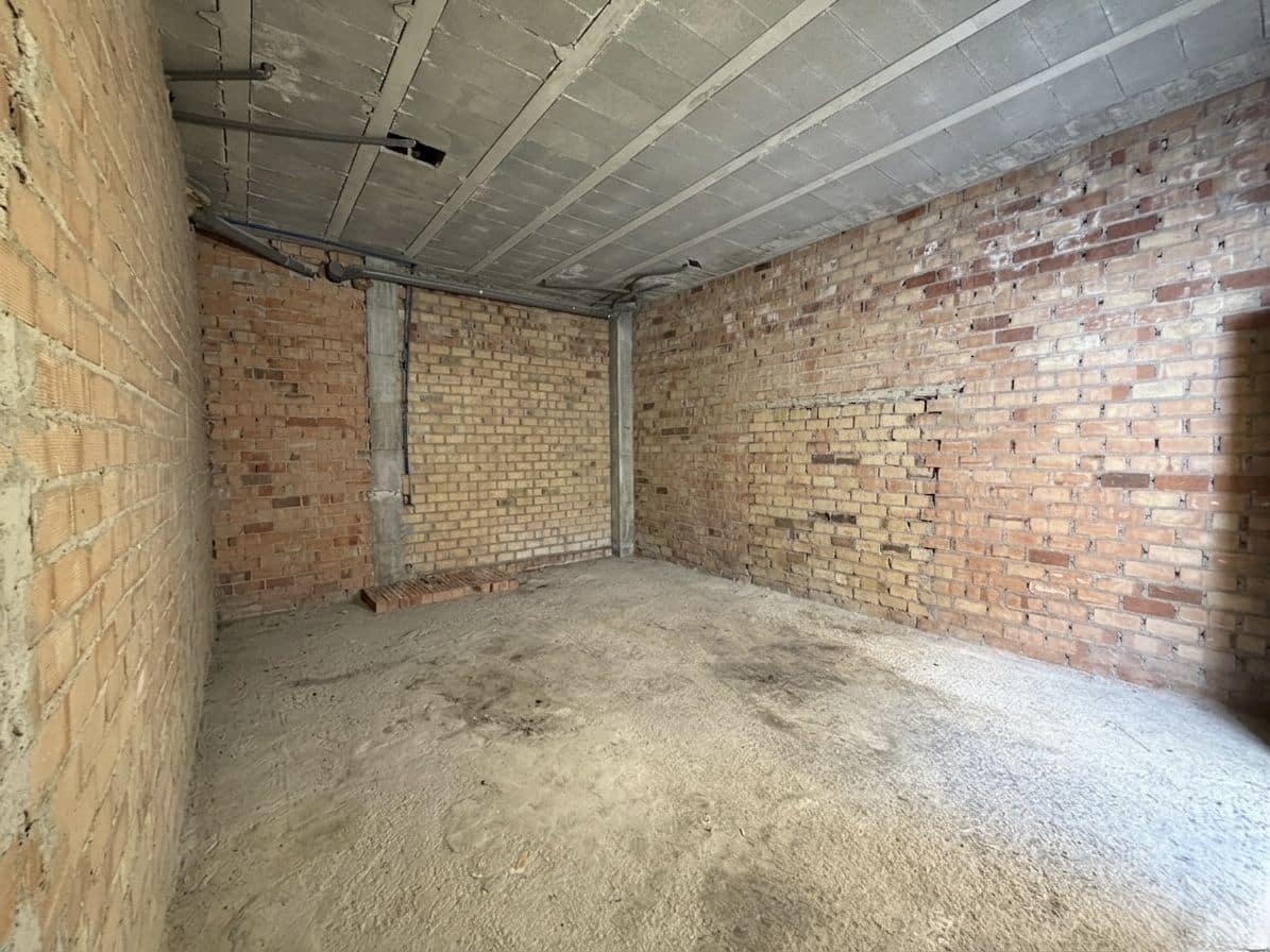 2 bedroom Commercial for sale in Estepona - € 215,000 (Ref: 9748187)