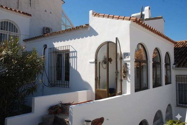 2 bedroom Apartment for sale in Almuñécar - € 260,000 (Ref: 9759172)