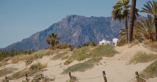 3 slaapkamer Appartement te koop in Río Real, Marbella met zwembad - € 2.450.000 (Ref: 9759173)