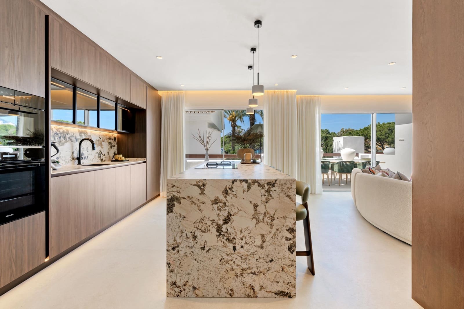 3 bedroom Apartment for sale in Los Monteros with pool garage - € 2,450,000 (Ref: 9759173)