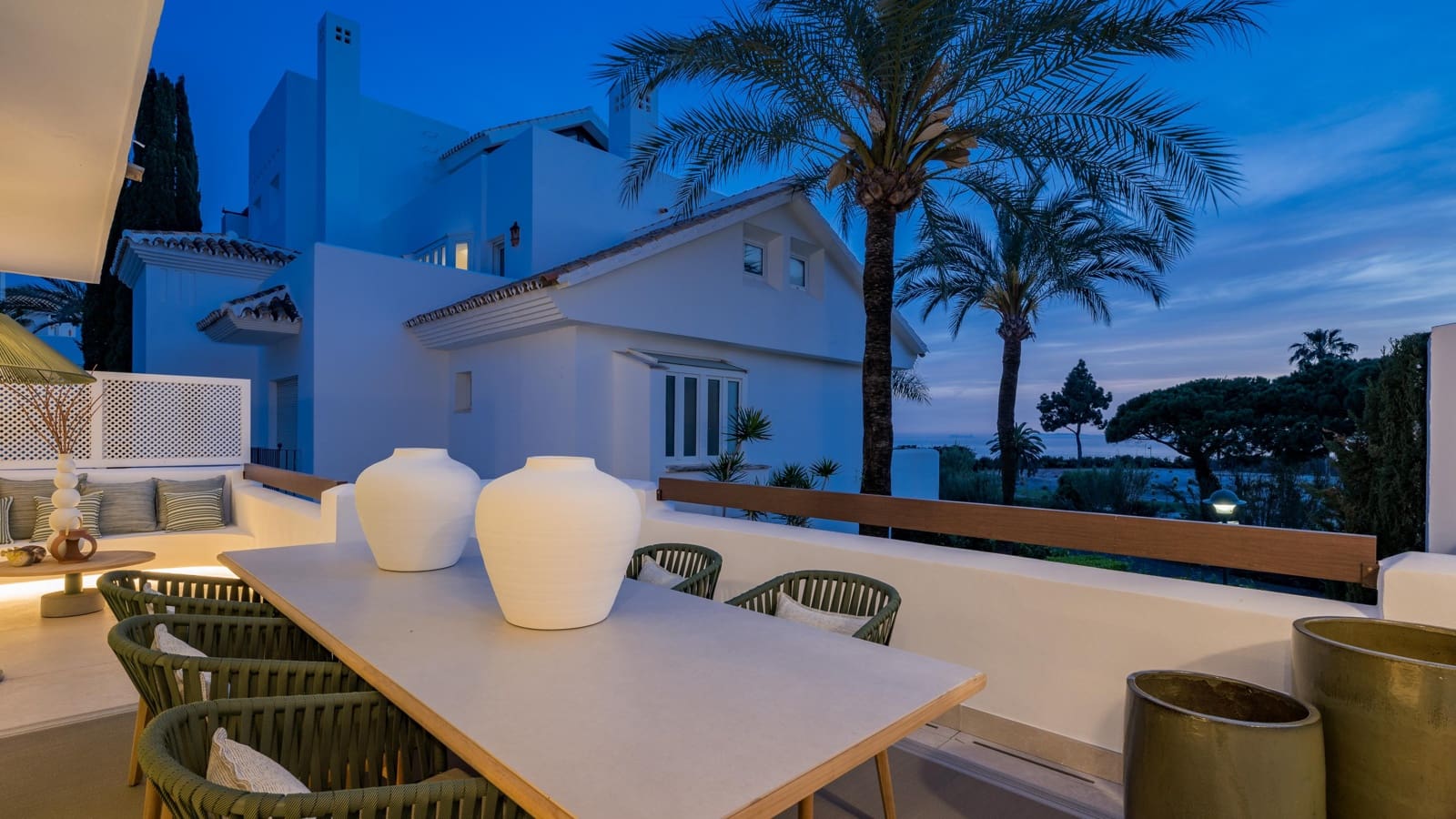 3 bedroom Apartment for sale in Los Monteros with pool garage - € 2,450,000 (Ref: 9759173)