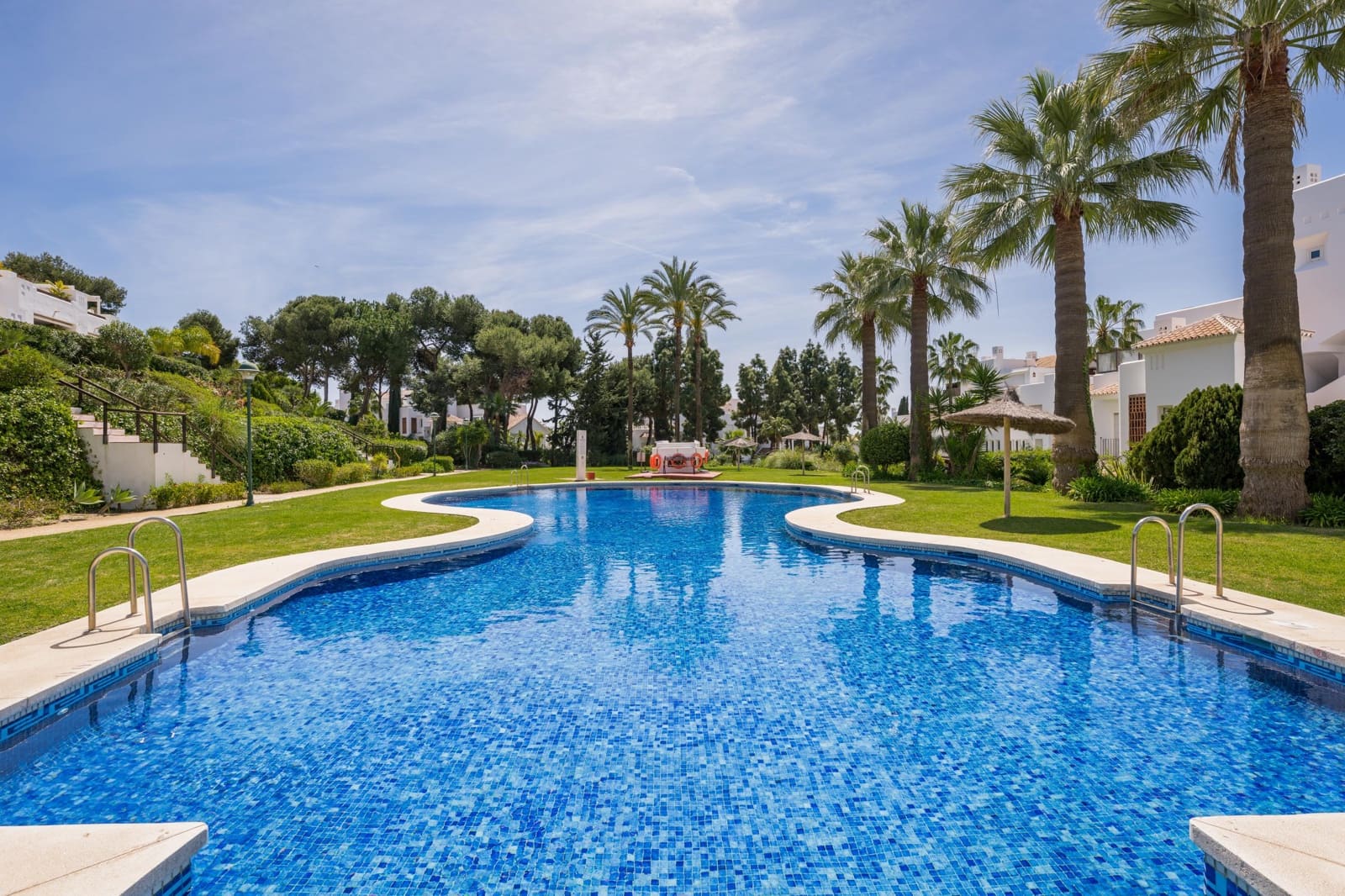 3 bedroom Apartment for sale in Los Monteros with pool garage - € 2,450,000 (Ref: 9759173)
