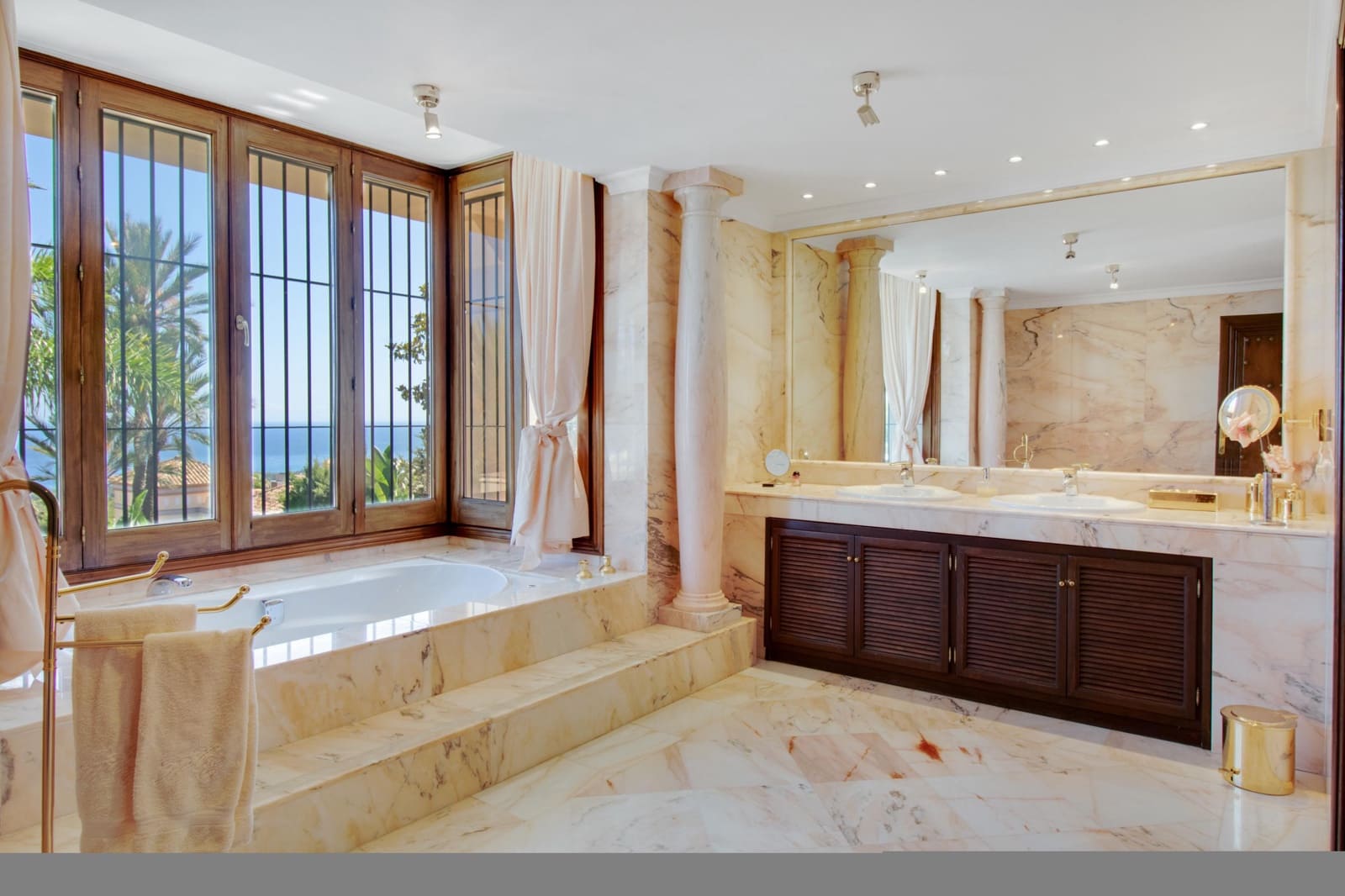 6 soveværelse Villa til leje i Golden Mile med swimmingpool - € 18.000 (Ref: 9762158)