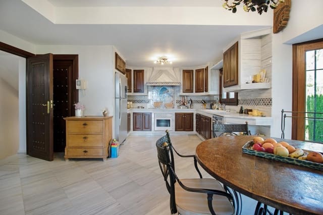 6 slaapkamer Villa te huur in Sierra Blanca, Marbella met zwembad garage - € 18.000 (Ref: 9762158)